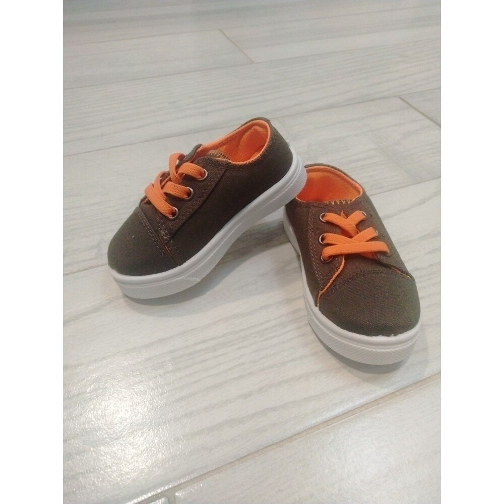 NEW Oomphies sneakers shoes boy size 5